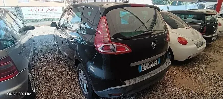 Usata Renault Scénic III 95 CV (69 kW) 2011 Nero Berlina