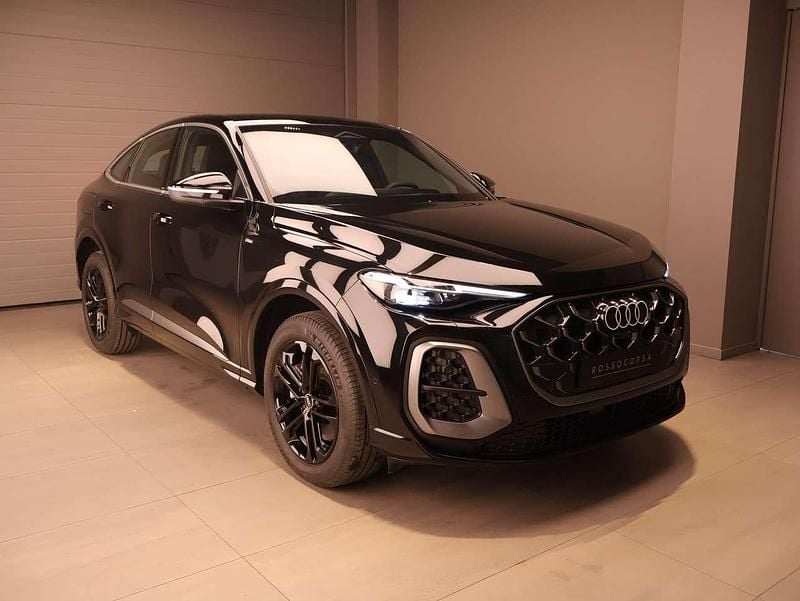 Nuova Audi Q5 Sportback S-Line 204 CV (150 kW) 2026 Nero mythos SUV