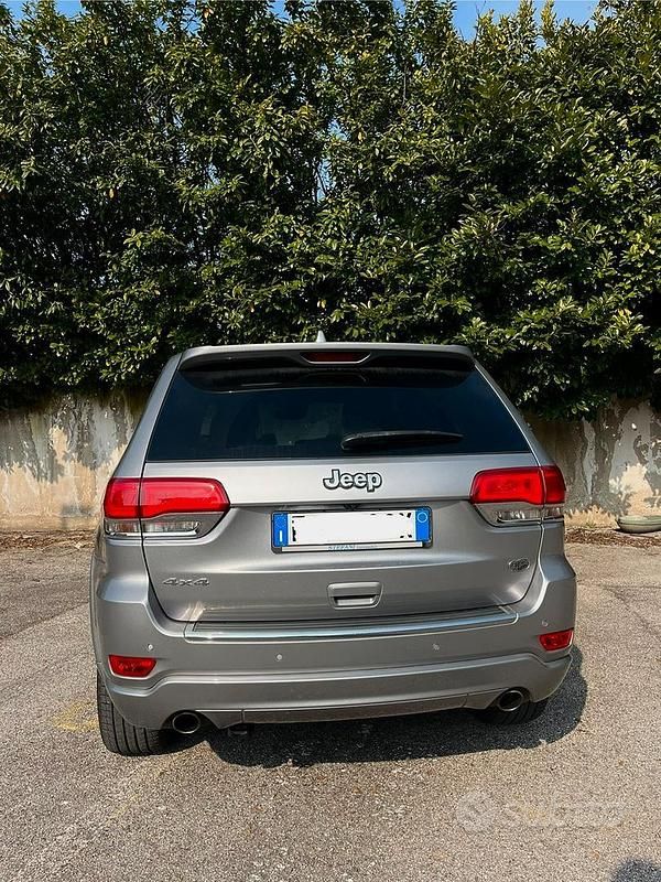 Usata Jeep Grand Cherokee Overland 241 CV (177 kW) 2017 Grigio SUV