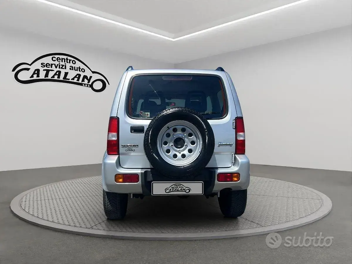 Usata Suzuki Jimny 65 CV (47 kW) 2004 Argento SUV