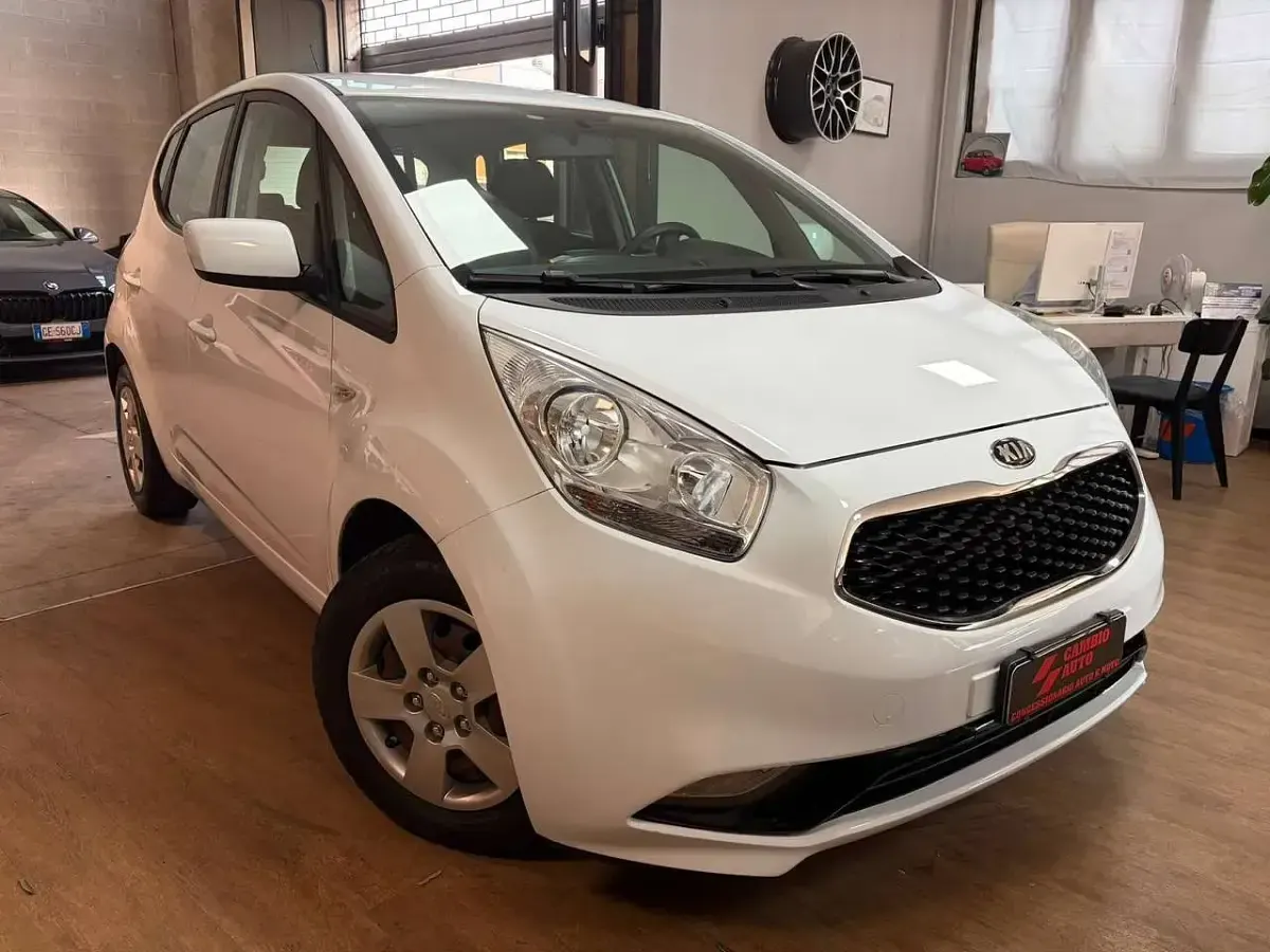 Usata Kia Venga 90 CV (66 kW) 2016 Bianco Utilitaria