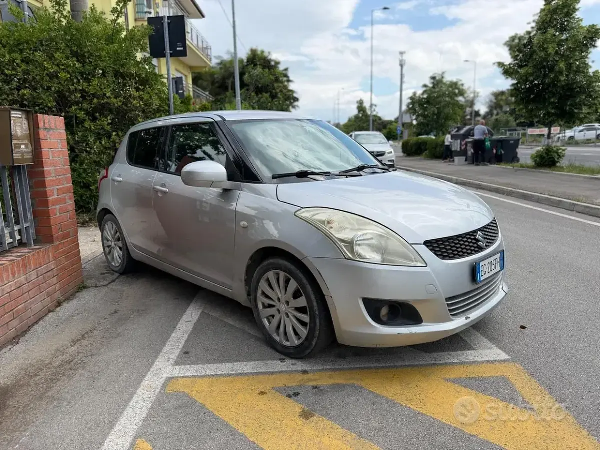 Usata Suzuki Swift GL 92 CV (67 kW) 2010 Grigio Utilitaria