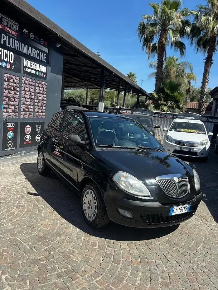 Usata Lancia Ypsilon 60 CV (44 kW) 2005 Nero Utilitaria