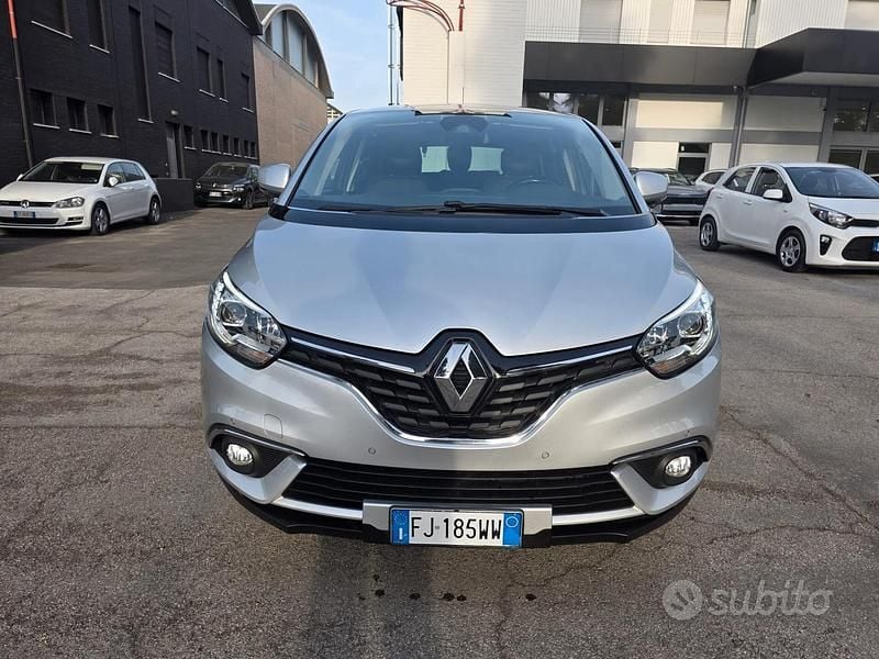 Usata Renault Scénic IV Intens 110 CV (80 kW) 2017 Grigio Monovolume