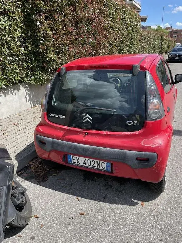 Usata Citroën C1 Attraction 68 CV (50 kW) 2012 Rosso Utilitaria