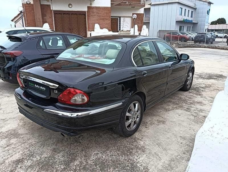 Usata Jaguar X-type 196 CV (144 kW) 2005 Nero Berlina