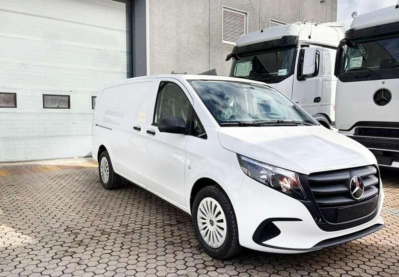 Nuova Mercedes Vito 136 CV (100 kW) 2026 Bianco Furgone