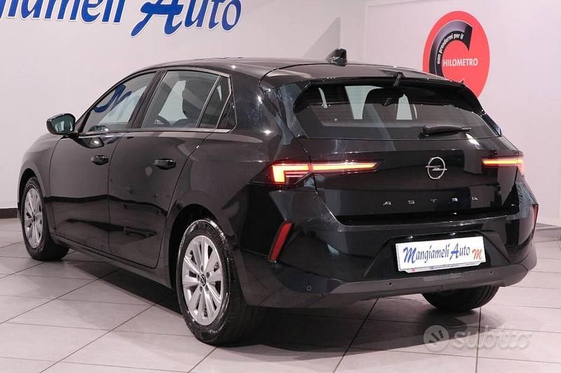 Usata Opel Astra Edition 110 CV (80 kW) 2022 Nero Berlina