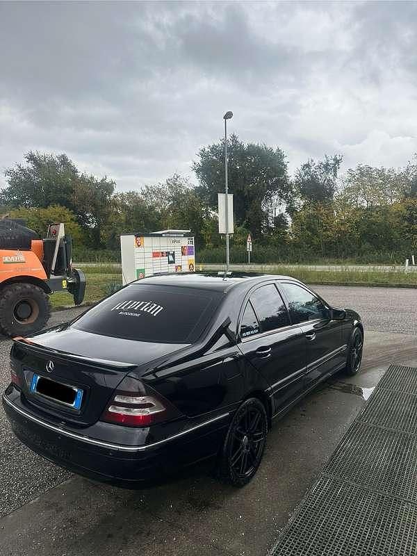 Usata Mercedes C200 Avantgarde 122 CV (89 kW) 2005 Berlina