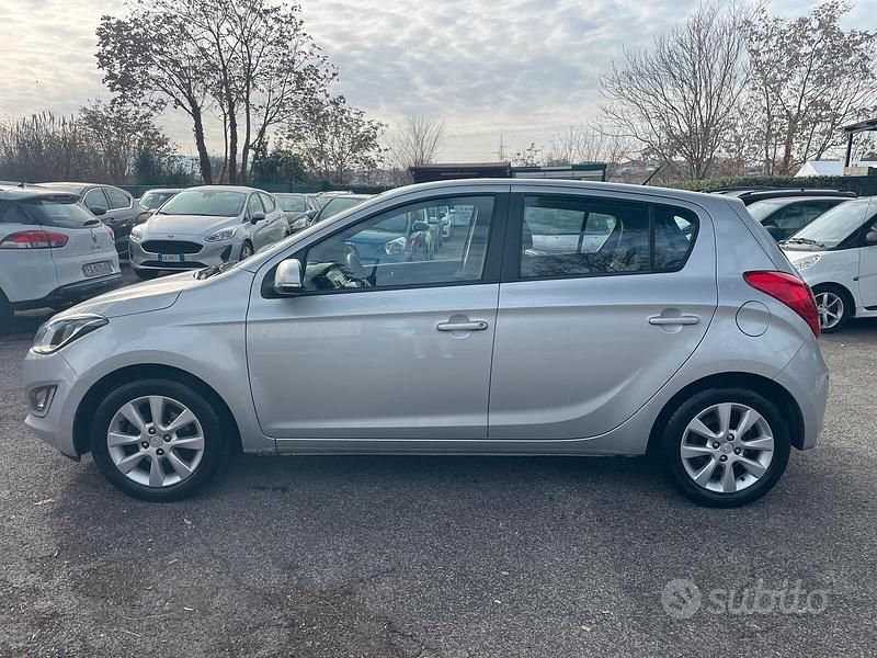Usata Hyundai i20 Edition 86 CV (63 kW) 2014 Grigio Berlina
