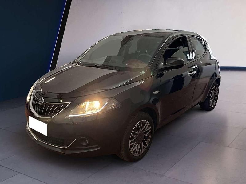Usata Lancia Ypsilon Gold 69 CV (50 kW) 2022 Nero Utilitaria