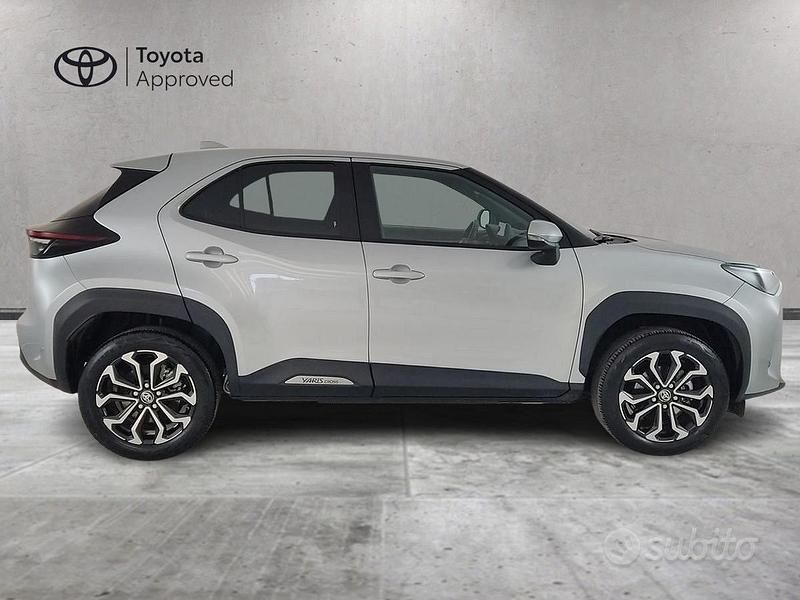 Usata Toyota Yaris Cross Trend 116 CV (85 kW) 2022 Grigio SUV