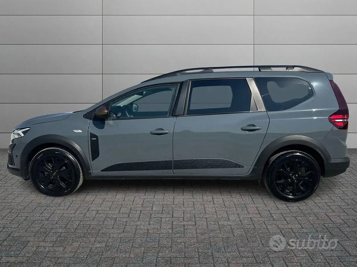 Usata Dacia Jogger Extreme 101 CV (74 kW) 2025 Grigio Monovolume