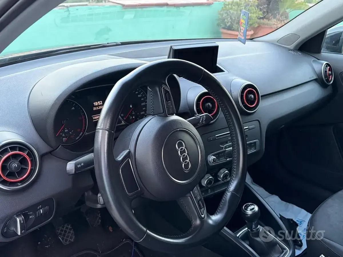 Usata Audi A1 Sportback 116 CV (85 kW) 2017 Nero Utilitaria