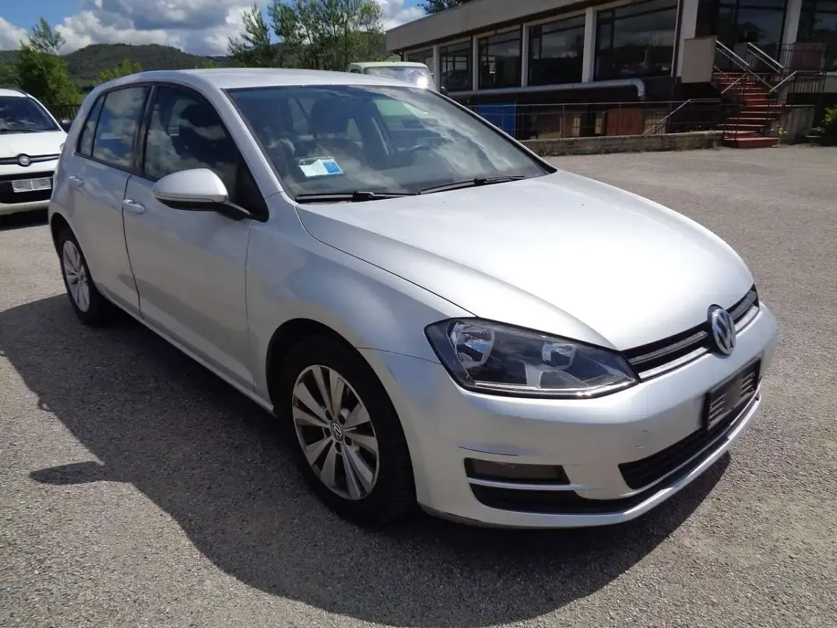 Usata VW Golf VII Highline 105 CV (77 kW) 2013 Argento Berlina