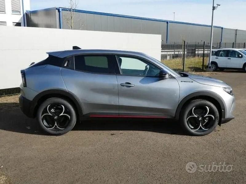 Nuova Alfa Romeo GT Junior Edizione Speciale 136 CV (100 kW) 2025 Grigio SUV