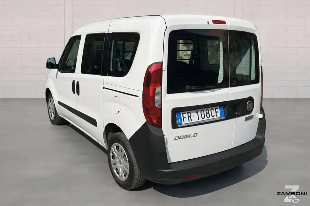 Usata Fiat Doblò 95 CV (69 kW) 2018 Bianco Monovolume