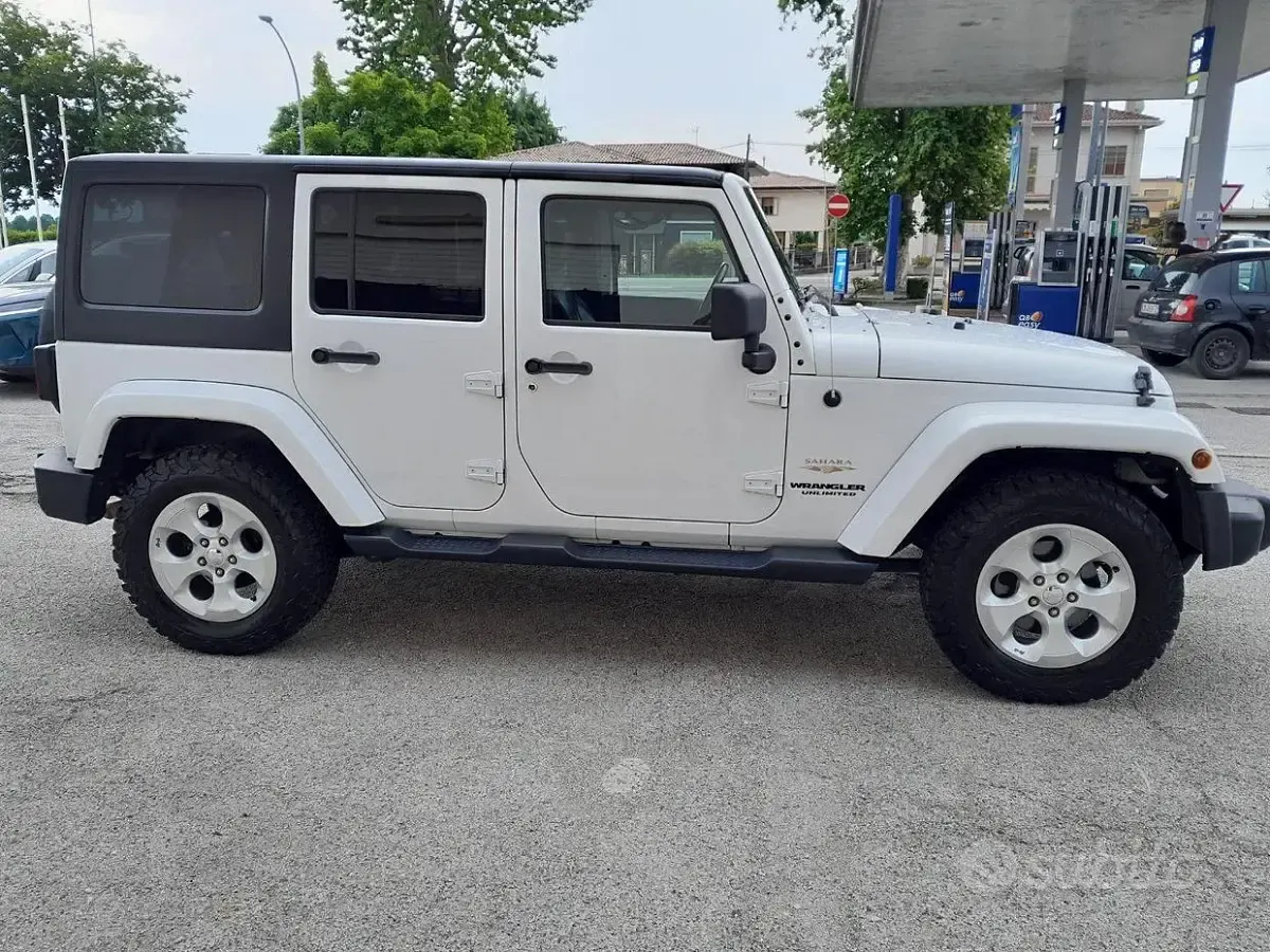 Usata Jeep Wrangler Sahara 200 CV (147 kW) 2014 Bianco SUV