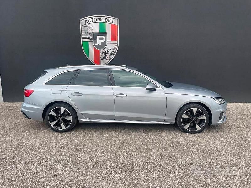 Begagnad Audi A4 S-Line 163 HK (119 kW) 2022 Grå Kombi