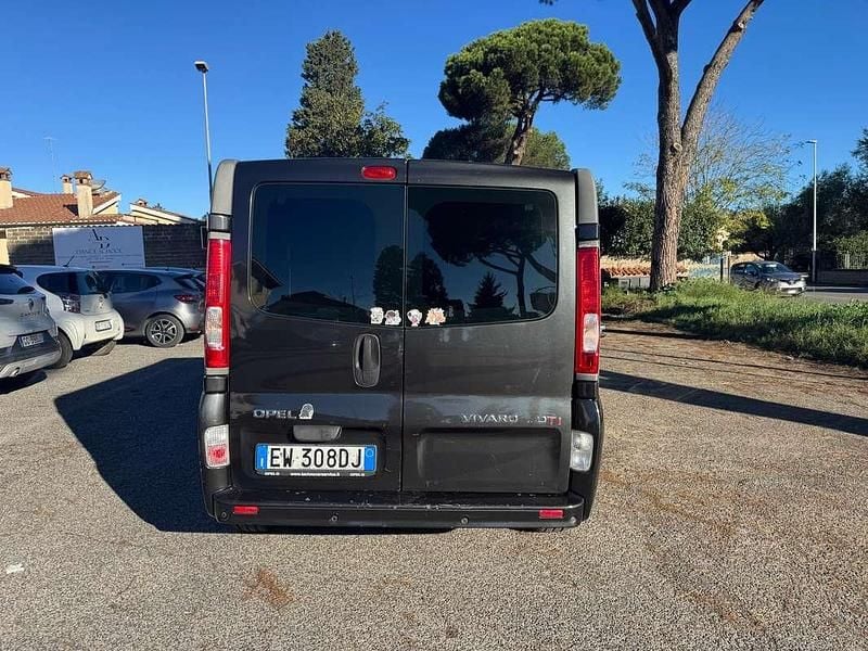 Usata Opel Vivaro 120 CV (88 kW) 2014 Nero Monovolume