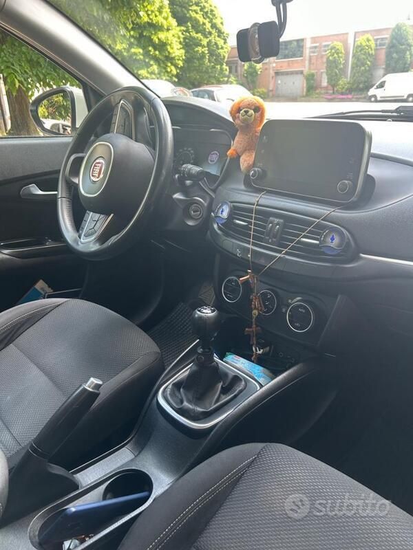 Bianco Usata 2017 Fiat Tipo Station wagon | 8000 € (Buon prezzo) - Immagine 1/4