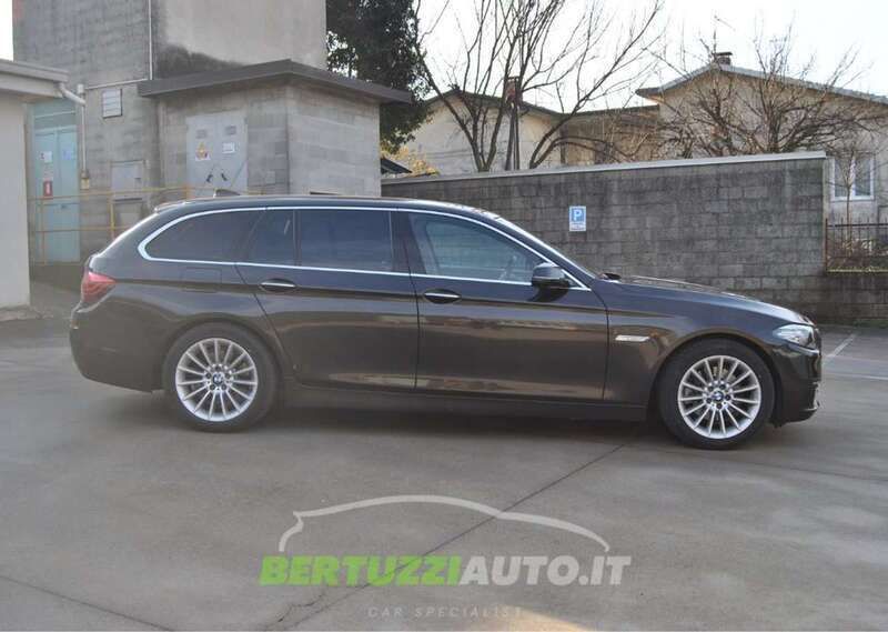 Usata BMW 520 Luxury Line 190 CV (139 kW) 2015 Bronzo Station wagon