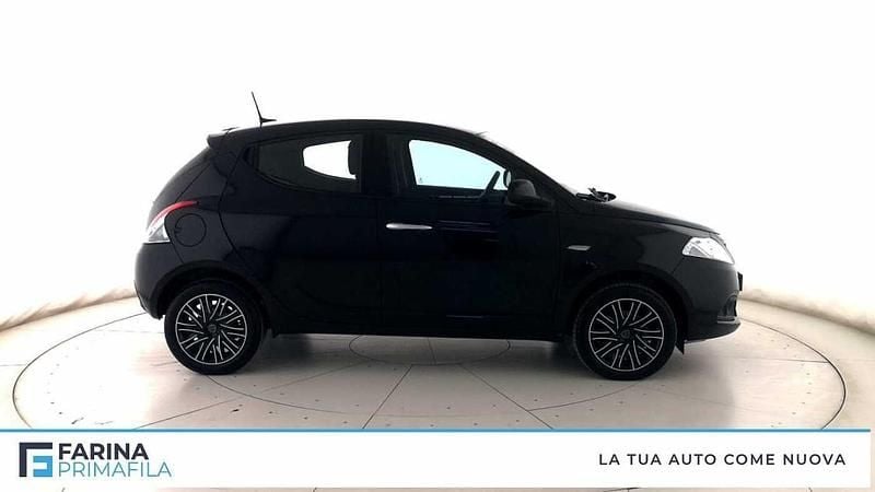 Usata Lancia Ypsilon Gold 69 CV (50 kW) 2024 Nero Utilitaria