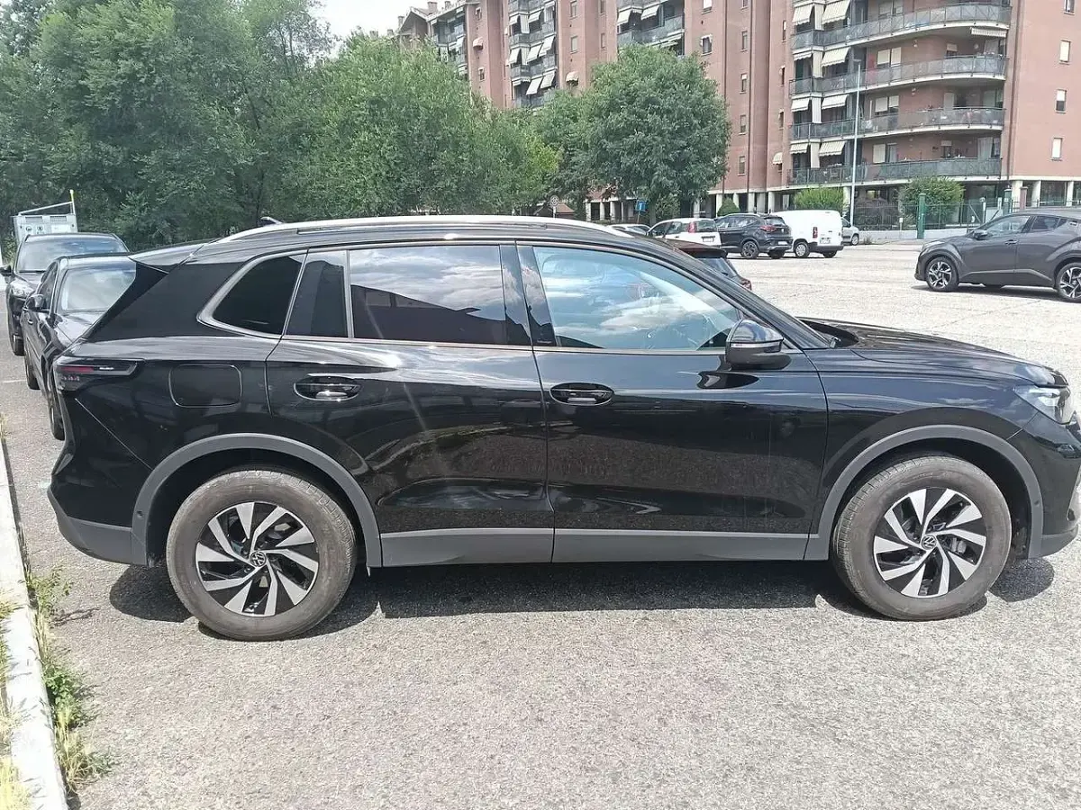Usata VW Tiguan Edition 204 CV (150 kW) 2025 Nero SUV
