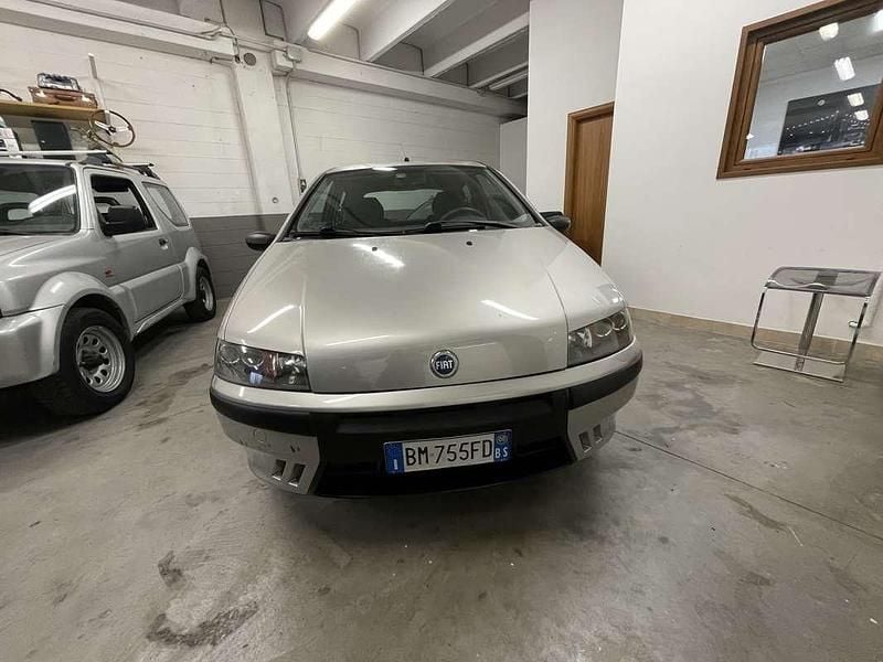 Usata Fiat Punto 80 CV (58 kW) 2000 Argento Berlina
