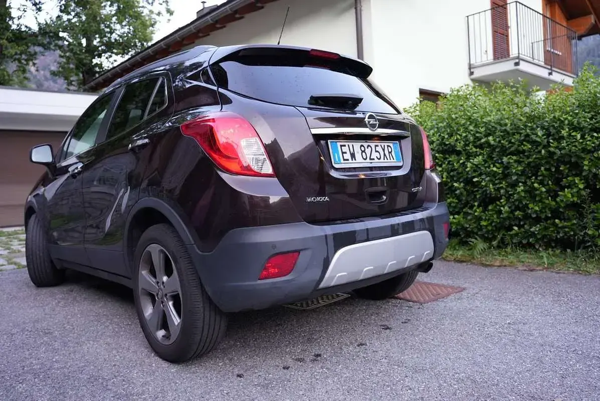 Usata Opel Mokka Cosmo 131 CV (96 kW) 2014 Marrone SUV