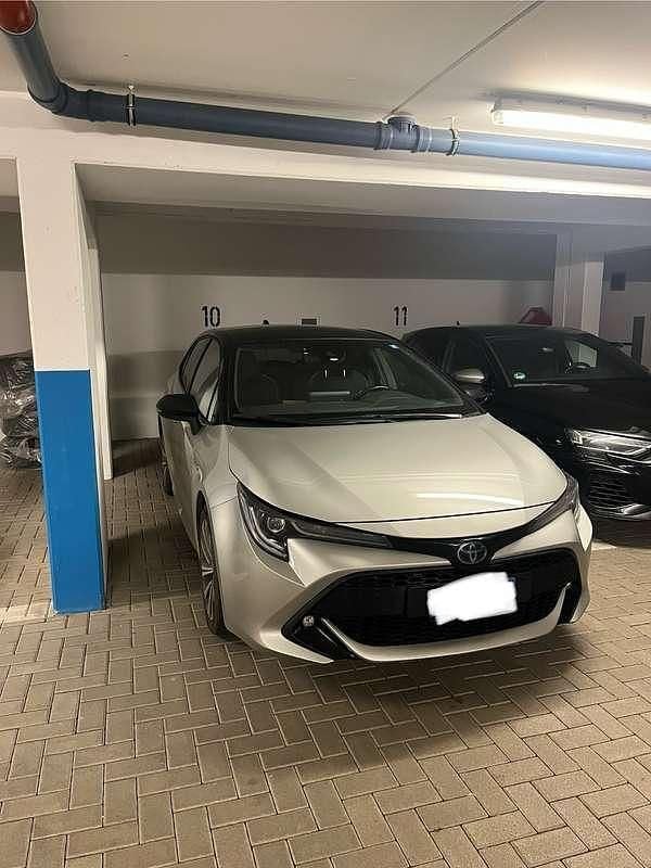 Usata Toyota Corolla Style 98 CV (72 kW) 2022 Argento Berlina