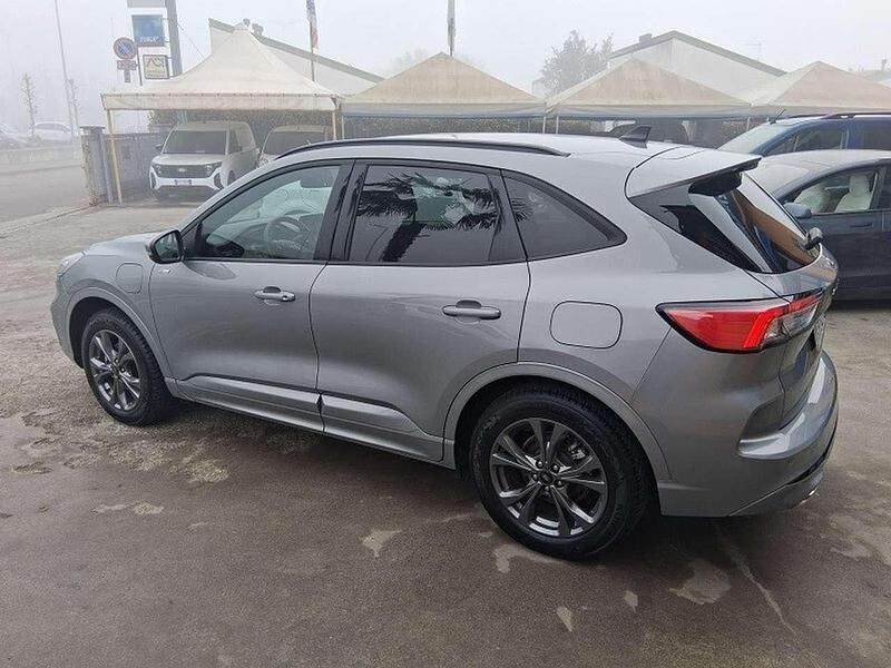 Usata Ford Kuga ST-Line 152 CV (111 kW) 2021 Grigio SUV