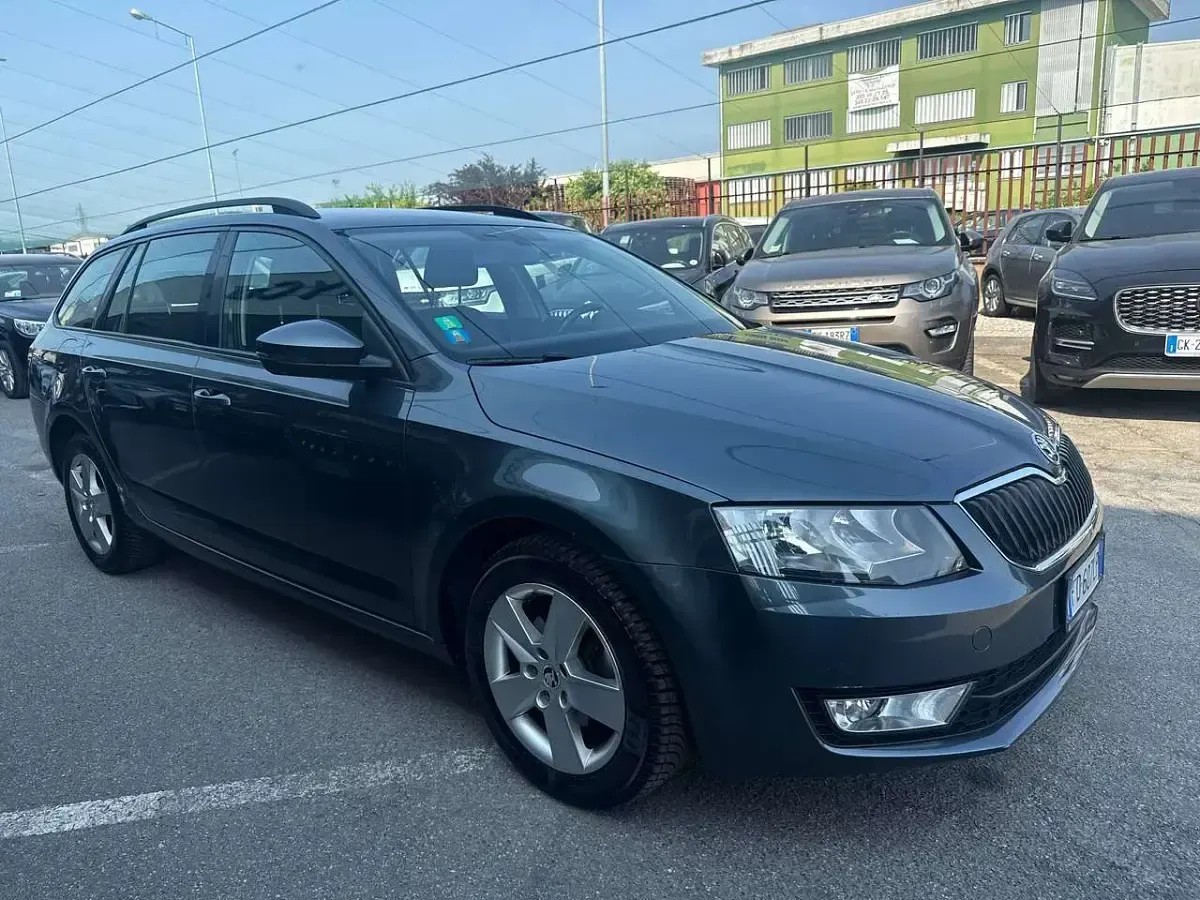 Usata Skoda Octavia 150 CV (110 kW) 2016 Grigio Station wagon