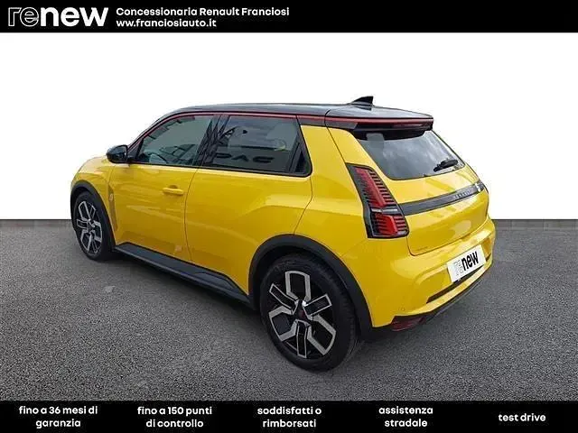 Usata Renault 5 E-Tech Komfort 77 kW (106 CV) 2025 Giallo