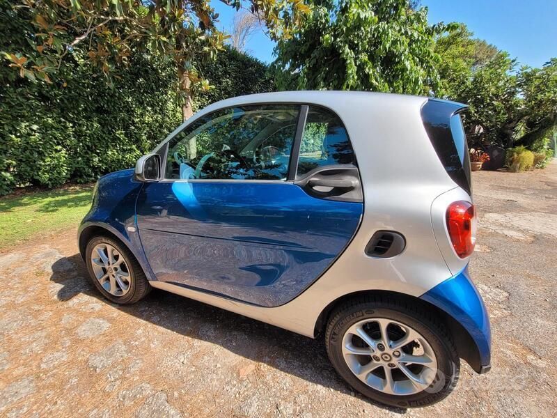 Usata Smart ForTwo Coupé 41 CV (30 kW) 2015 Utilitaria