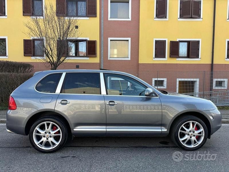 Usata Porsche Cayenne Turbo 450 CV (330 kW) 2004 Grigio SUV