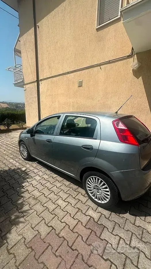 Usata Fiat Grande Punto Active 65 CV (47 kW) 2007 Grigio Utilitaria