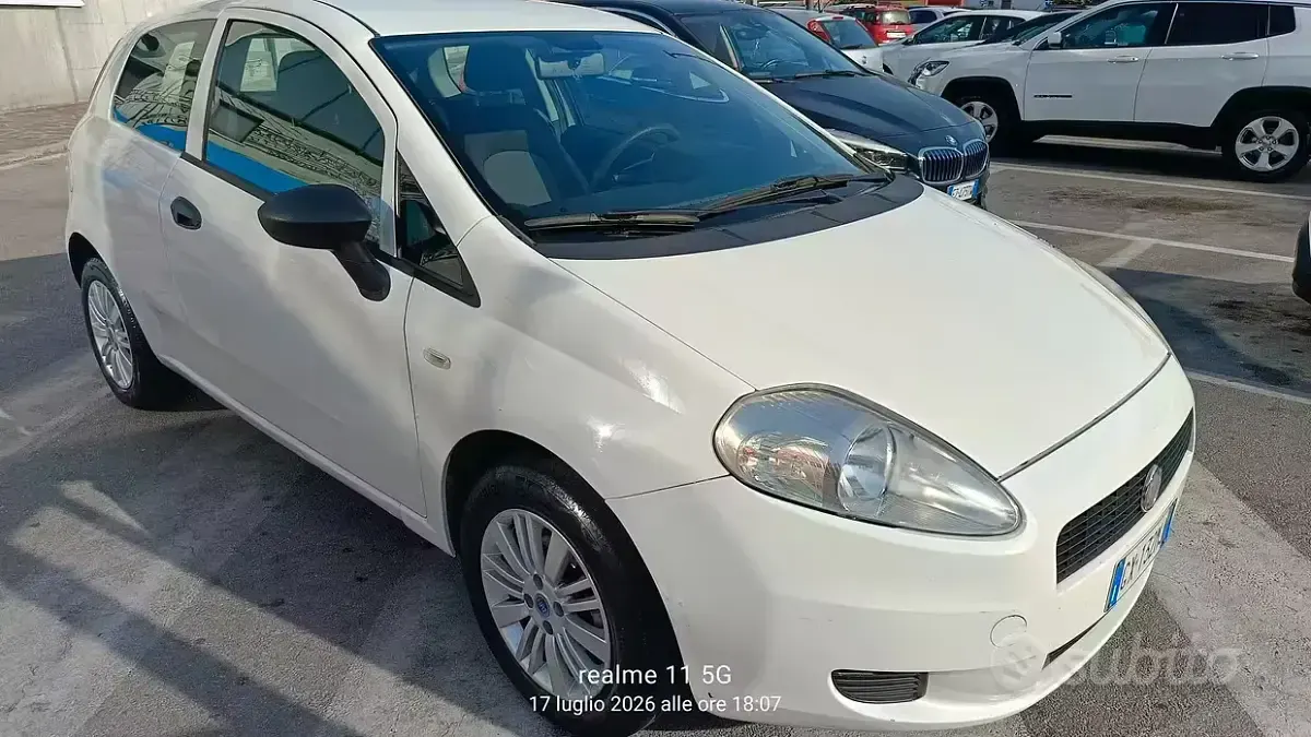 Usata Fiat Grande Punto 69 CV (50 kW) 2012 Bianco Utilitaria