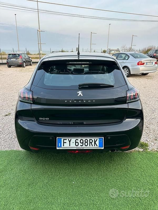 Usata Peugeot 208 Allure 102 CV (75 kW) 2020 Nero Utilitaria