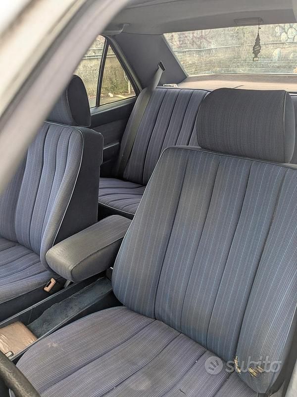 Usata Mercedes E250 1987 Bianco Berlina