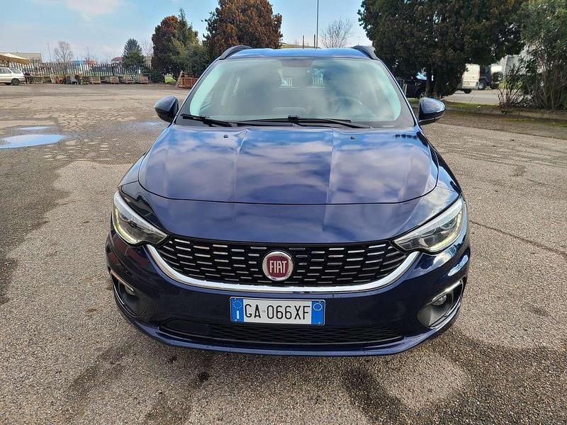 Usata Fiat Tipo 120 CV (88 kW) 2020 Blu/azzurro Station wagon