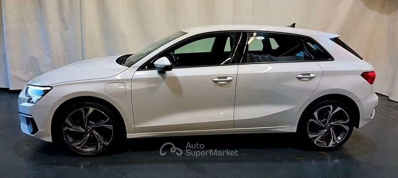 Gebraucht Audi A3 Ambiente 150 PS (110 kW) 2022 Weiß Limousine