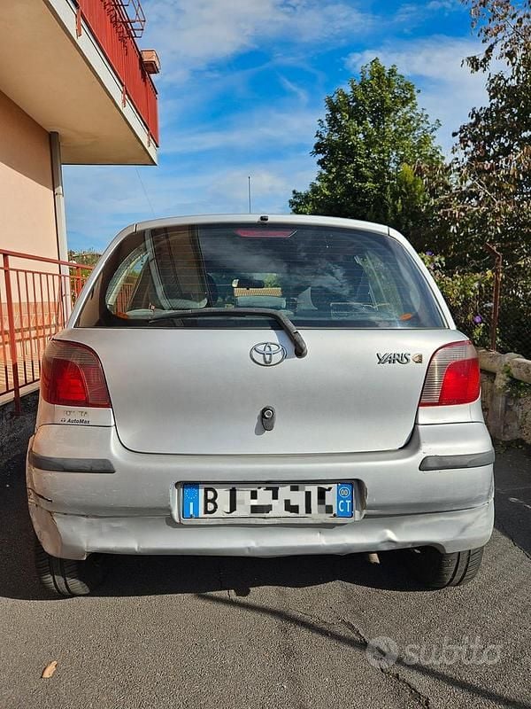 Usata Toyota Yaris 69 CV (50 kW) 2000 Berlina