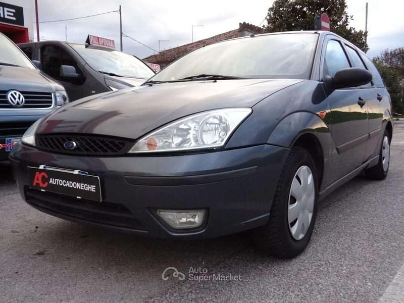 Usata Ford Focus 101 CV (74 kW) 2005 Argento Station wagon