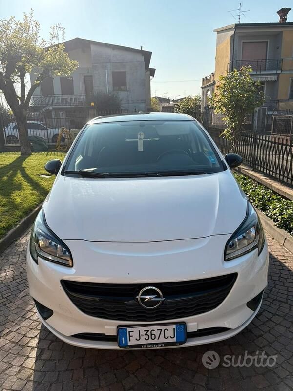Usata Opel Corsa 75 CV (55 kW) 2018 Bianco Berlina