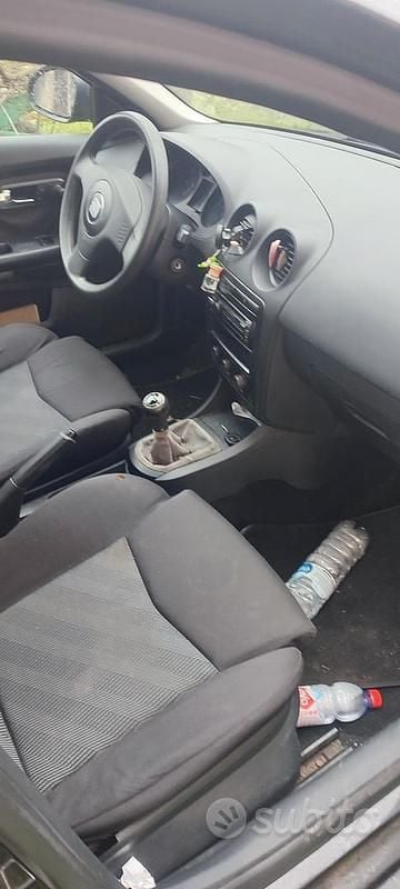 Usata Seat Ibiza 80 CV (58 kW) 2007 Nero Berlina