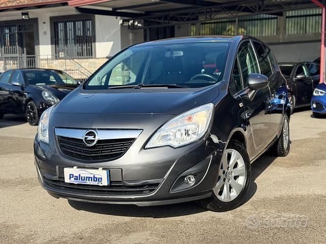 Usata Opel Meriva Cosmo 100 CV (73 kW) 2010 Grigio Monovolume