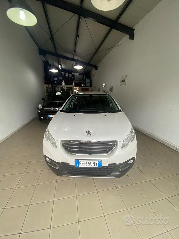 Usata Peugeot 2008 Allure 99 CV (72 kW) 2016 Bianco SUV