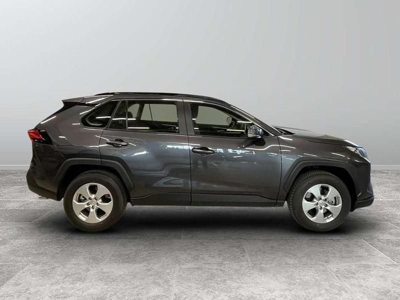 Usata Toyota RAV4 Hybrid Active 218 CV (160 kW) 2022 Grigio SUV