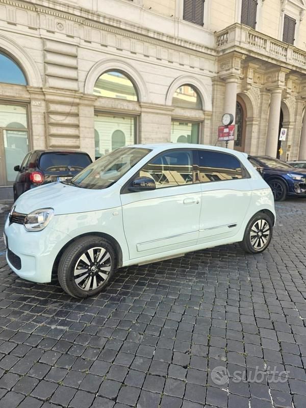 Usata Renault Twingo 60 kW (82 CV) 2023 Blu Utilitaria